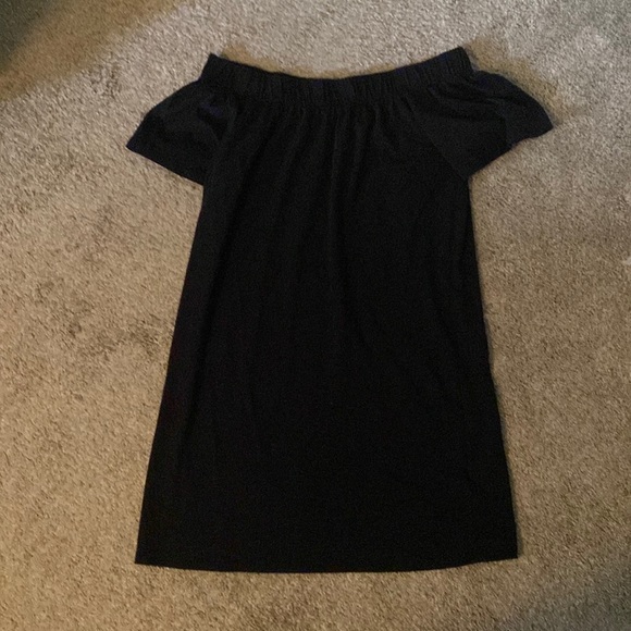 Off the shoulder black dress - Picture 1 of 2